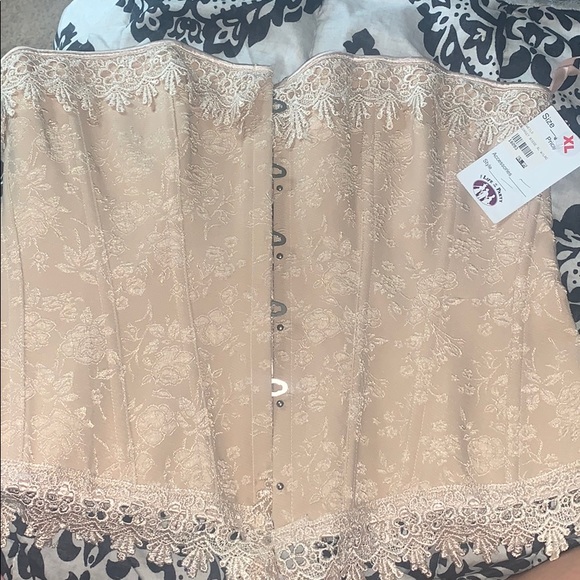Beige Corset with lace, size XL - Picture 2 of 3